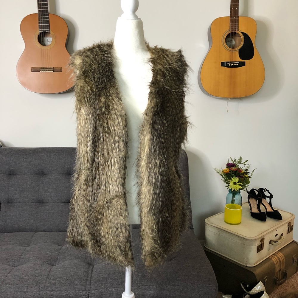 Faux Fur Vest - Picture 3 of 8